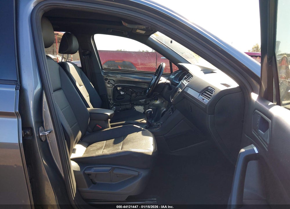 2021 VOLKSWAGEN TIGUAN 2.0T SE/2.0T SE R-LINE BLACK/2.0T SEL VIN: 3VV3B7AX1MM011184