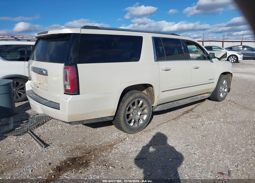2015 GMC YUKON XL 1500 DENALI VIN: 1GKS2JKJXFR553732