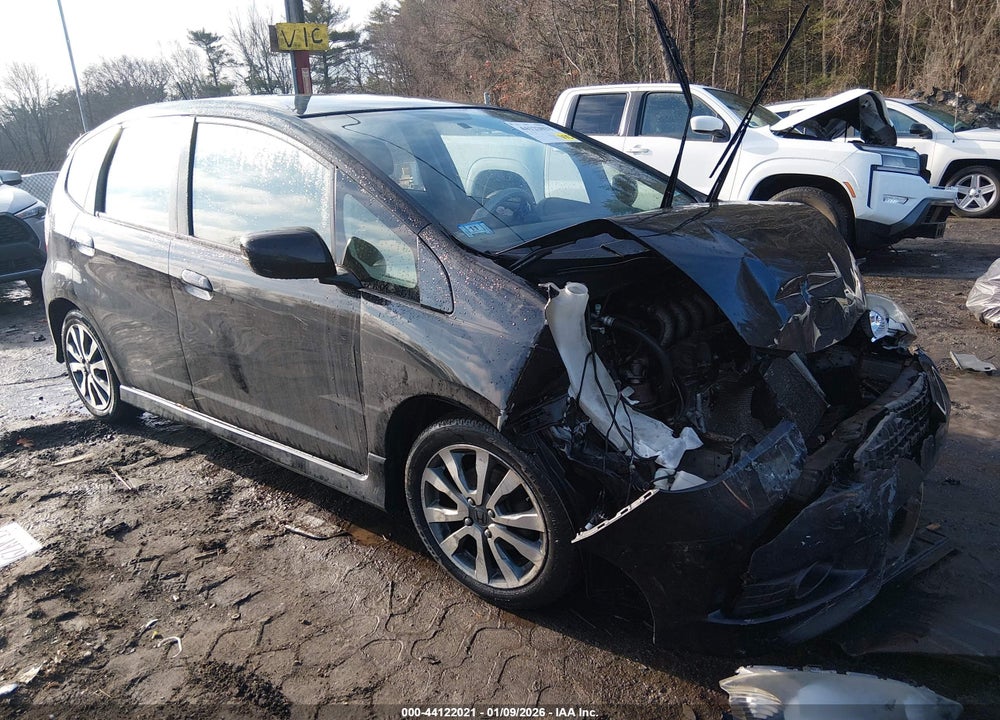 2013 HONDA FIT SPORT VIN: JHMGE8H54DC020575
