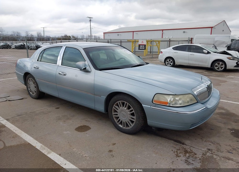 2006 LINCOLN TOWN CAR DESIGNER SERIES VIN: 1LNHM83V56Y633192