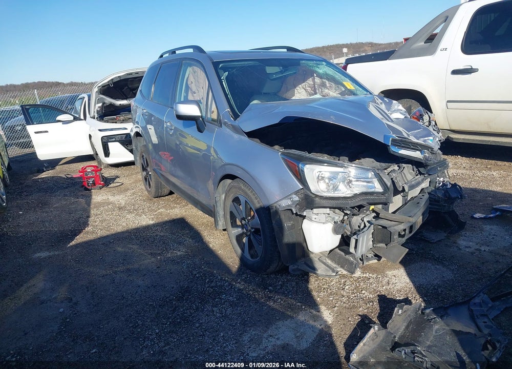 2017 SUBARU FORESTER 2.5I PREMIUM VIN: JF2SJAEC1HH404938