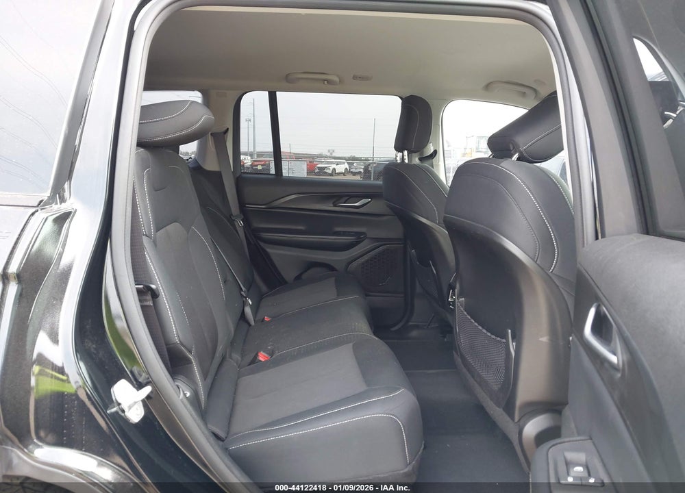 2023 JEEP GRAND CHEROKEE LAREDO 4X2 VIN: 1C4RJGAG1PC521228