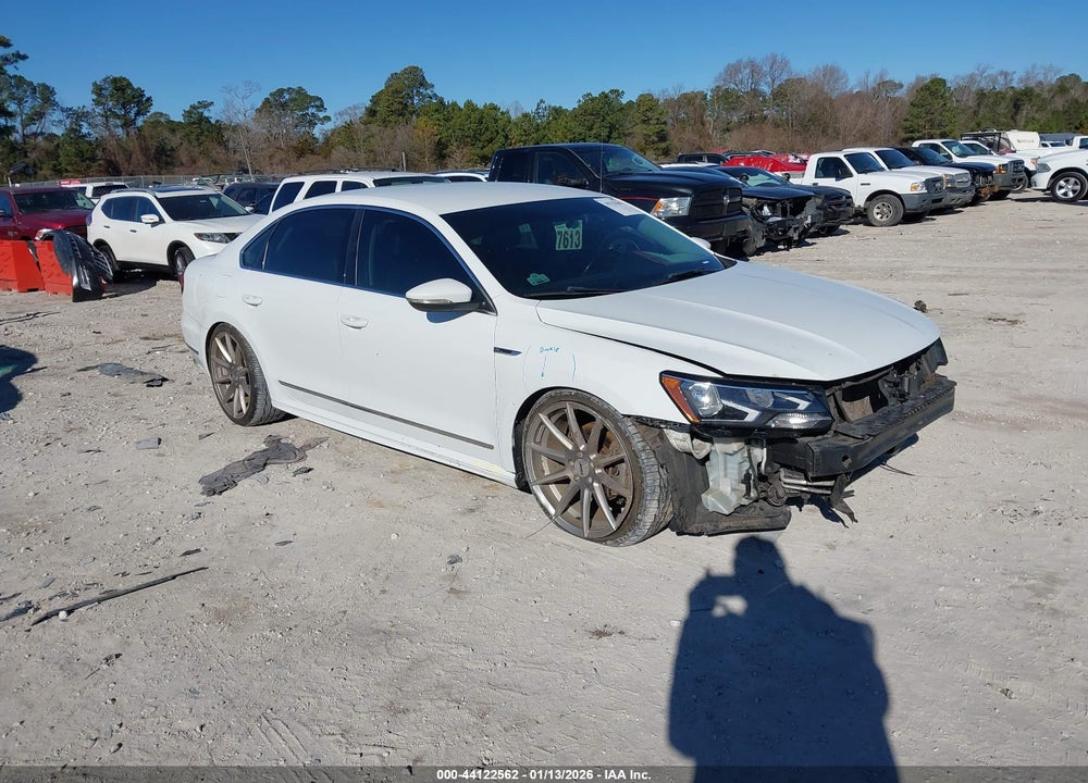 2017 VOLKSWAGEN PASSAT 1.8T R-LINE VIN: 1VWDT7A3XHC058179