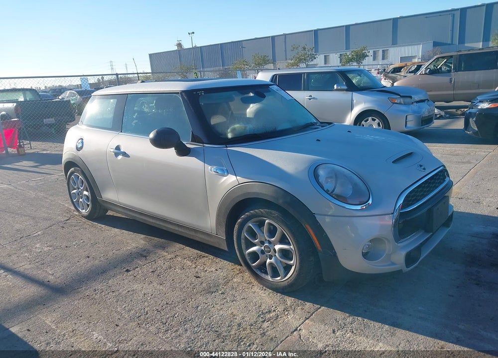 2015 MINI HARDTOP COOPER S VIN: WMWXP7C57F2A33763