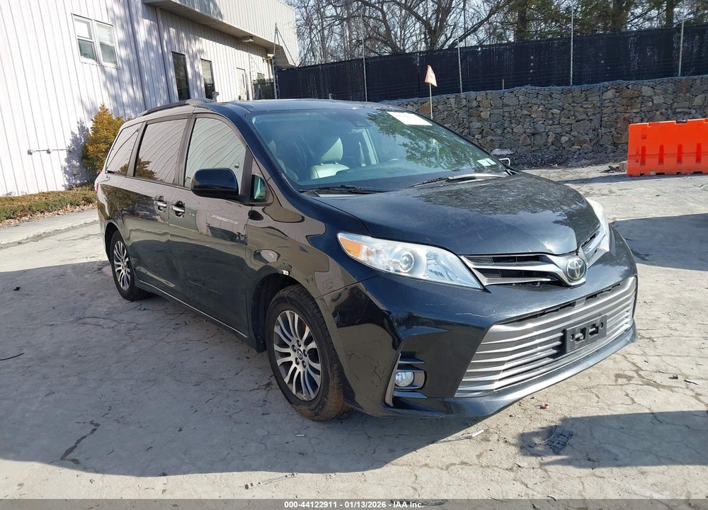 2019 TOYOTA SIENNA XLE 8 PASSENGER VIN: 5TDYZ3DC8KS002450