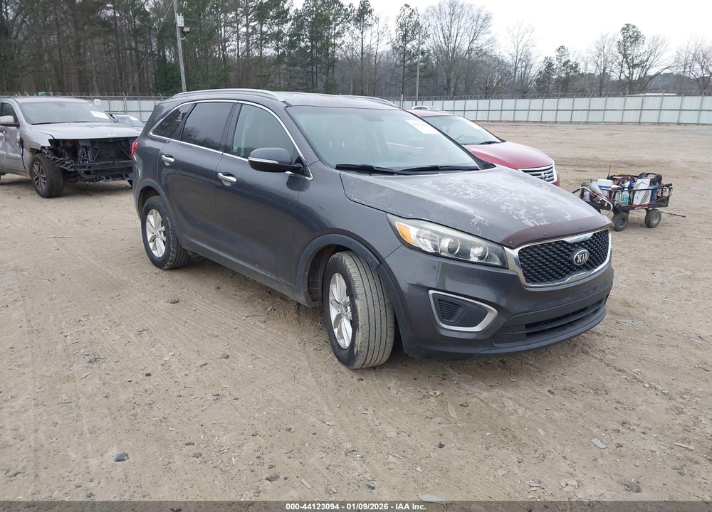 2016 KIA SORENTO 2.4L LX VIN: 5XYPG4A33GG037400