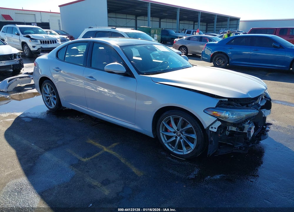 2023 ALFA ROMEO GIULIA SPRINT RWD VIN: ZARFAMAN5P7671308