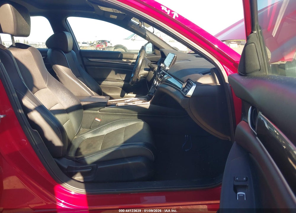2018 HONDA ACCORD SPORT 2.0T VIN: 1HGCV2F35JA001413