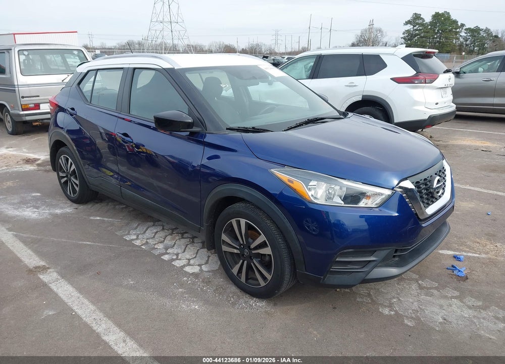 2018 NISSAN KICKS SV VIN: 3N1CP5CU2JL543023