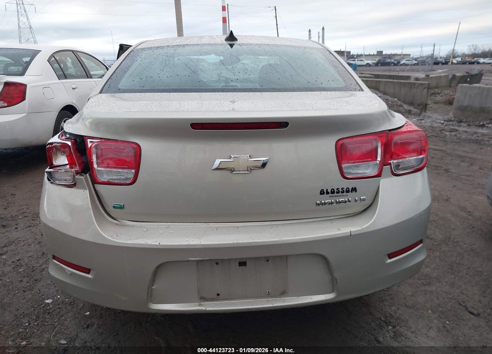 2015 CHEVROLET MALIBU LS VIN: 1G11B5SL4FF173389