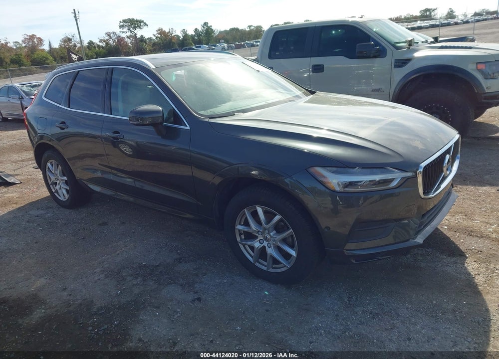 2018 VOLVO XC60 T5 MOMENTUM VIN: LYV102RKXJB086782