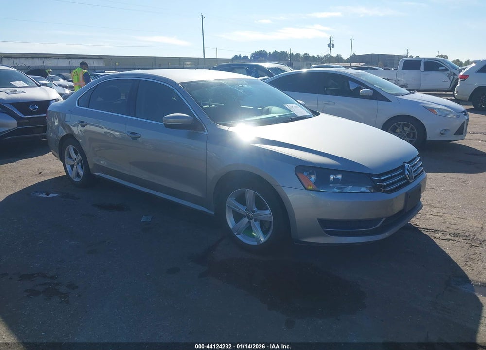 2014 VOLKSWAGEN PASSAT 1.8T SE VIN: 1VWBS7A32EC059946