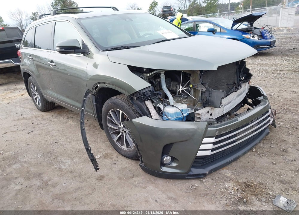 2017 TOYOTA HIGHLANDER XLE VIN: 5TDJZRFH9HS463288
