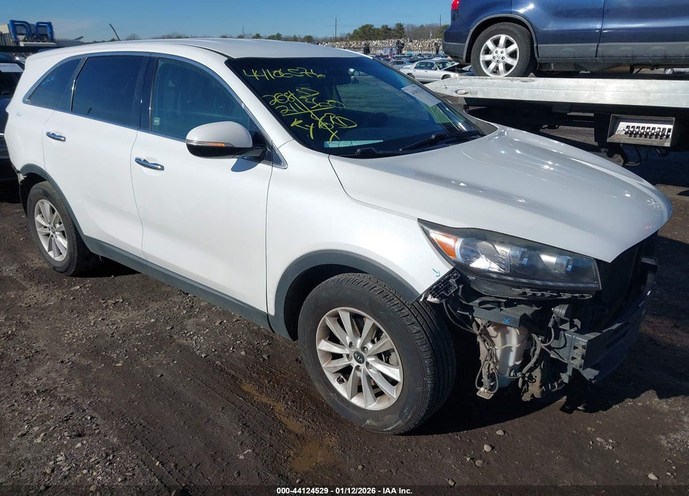 2019 KIA SORENTO 3.3L LX VIN: 5XYPG4A58KG488428