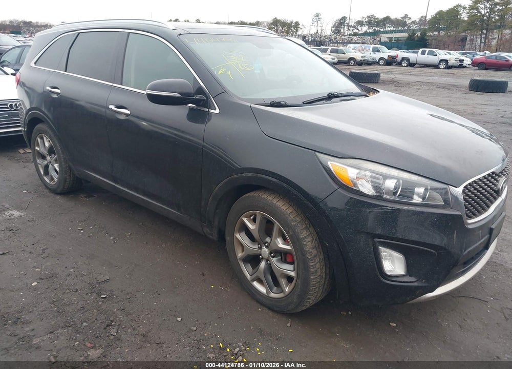 2016 KIA SORENTO 3.3L SX VIN: 5XYPKDA51GG113261