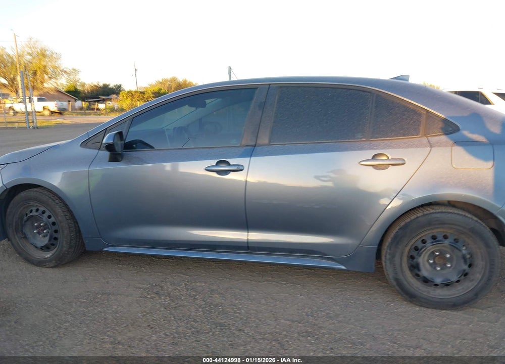 2022 TOYOTA COROLLA LE VIN: 5YFEPMAE0NP290529