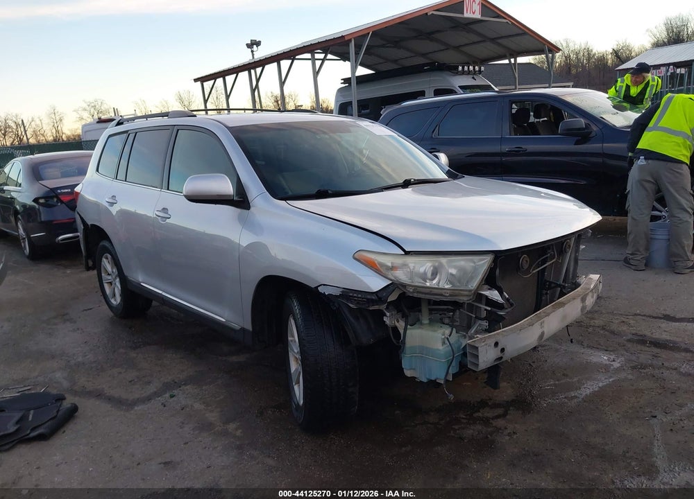 2013 TOYOTA HIGHLANDER BASE PLUS V6 VIN: 5TDZK3EH0DS097902