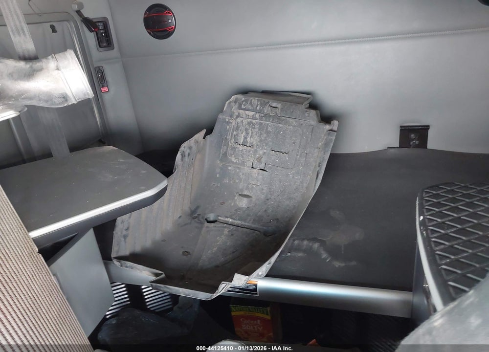 2020 KENWORTH T680 VIN: 1XKYD49X6LJ347852