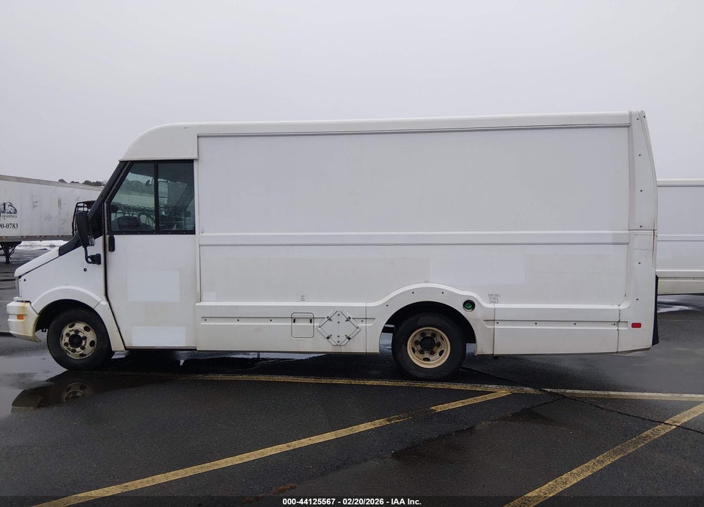 2013 ISUZU COMMERCIAL VAN VIN: JALB4T173D7W00226