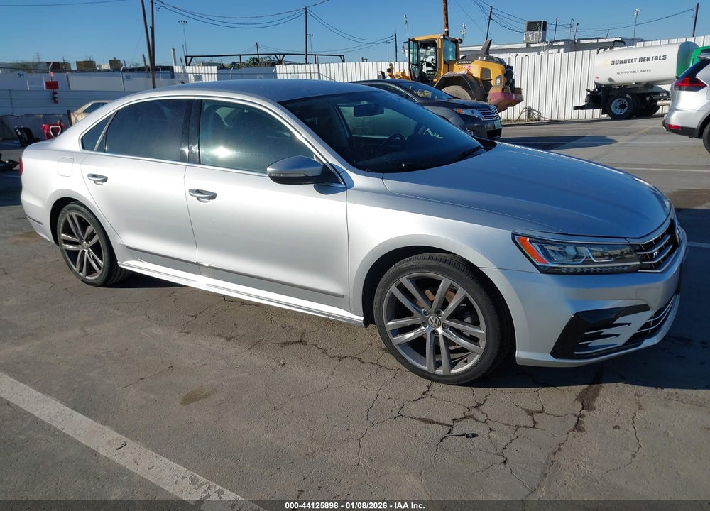 2016 VOLKSWAGEN PASSAT 1.8T R-LINE VIN: 1VWAT7A30GC061805