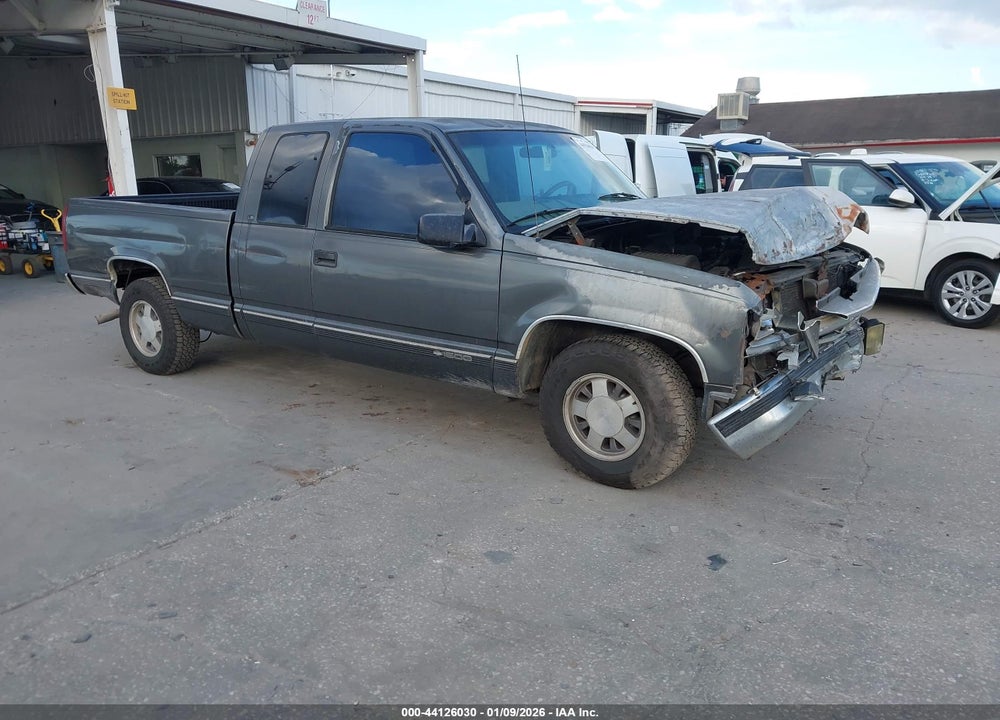 1999 CHEVROLET C1500 LS VIN: 1GCEC19R9XR142406