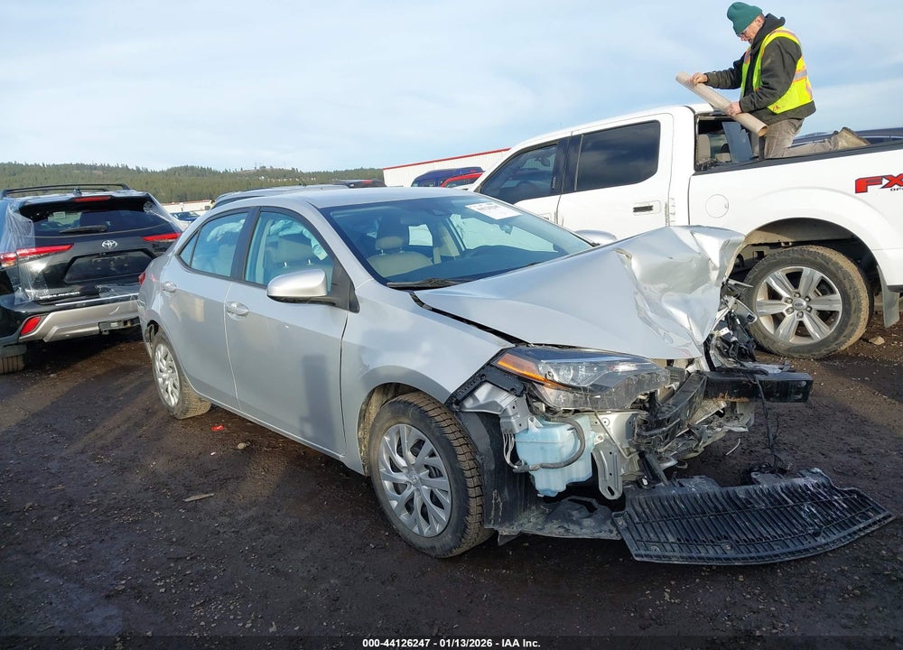 2018 TOYOTA COROLLA LE VIN: 2T1BURHE8JC064022