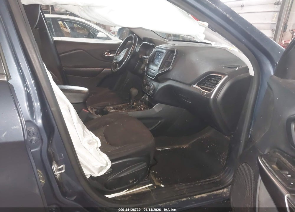 2019 JEEP CHEROKEE LATITUDE 4X4 VIN: 1C4PJMCX7KD418286