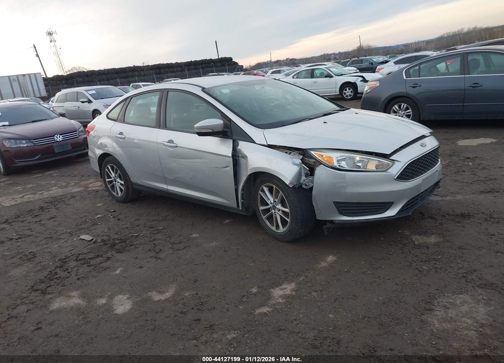 2015 FORD FOCUS SE VIN: 1FADP3F23FL372274