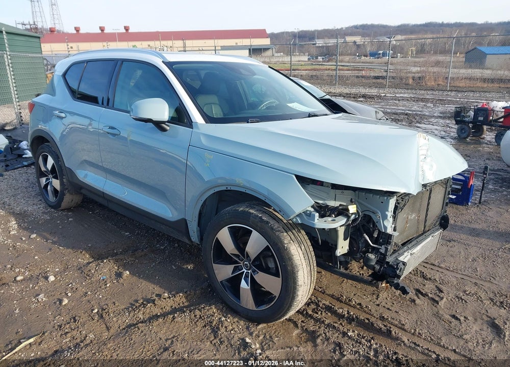 2019 VOLVO XC40 T5 MOMENTUM VIN: YV4162UK9K2053147