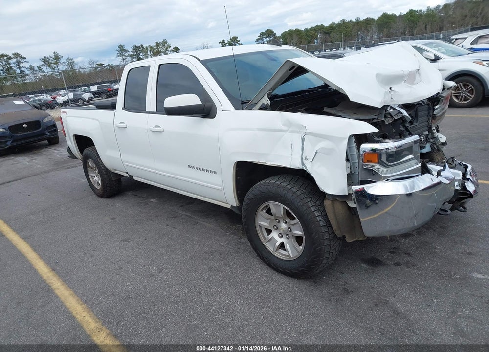 2018 CHEVROLET SILVERADO K1500 LT VIN: 1GCVKREC8JZ221964