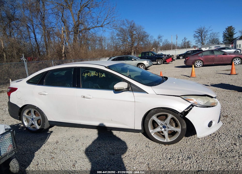 2014 FORD FOCUS TITANIUM VIN: 1FADP3J24EL396024