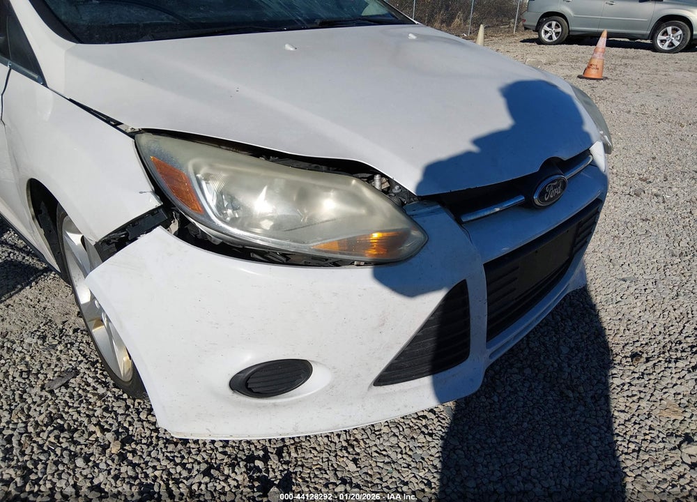 2014 FORD FOCUS TITANIUM VIN: 1FADP3J24EL396024