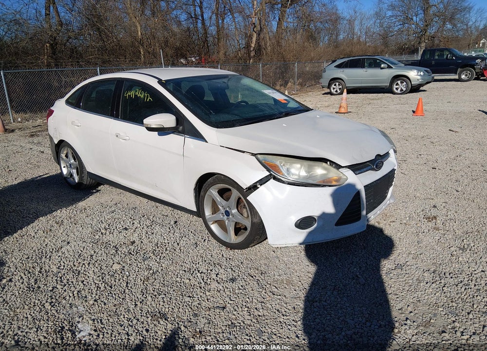 2014 FORD FOCUS TITANIUM VIN: 1FADP3J24EL396024