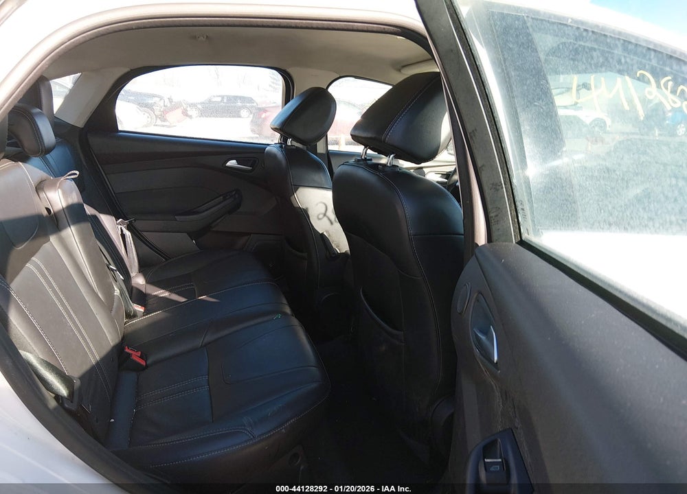 2014 FORD FOCUS TITANIUM VIN: 1FADP3J24EL396024