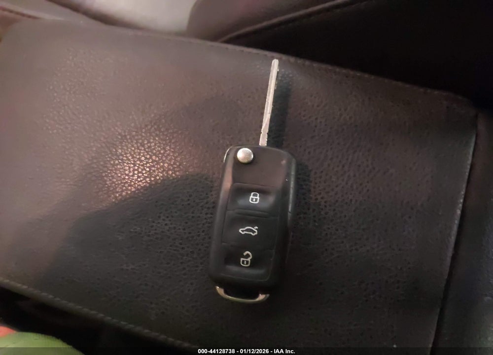 2012 VOLKSWAGEN JETTA 2.5L SE VIN: 3VWDP7AJ6CM318670