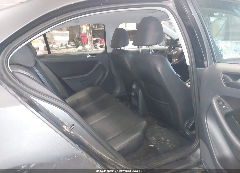 2012 VOLKSWAGEN JETTA 2.5L SE VIN: 3VWDP7AJ6CM318670