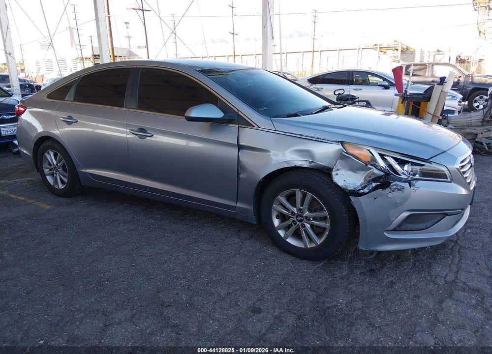 2016 HYUNDAI SONATA VIN: 5NPE24AF0GH392940
