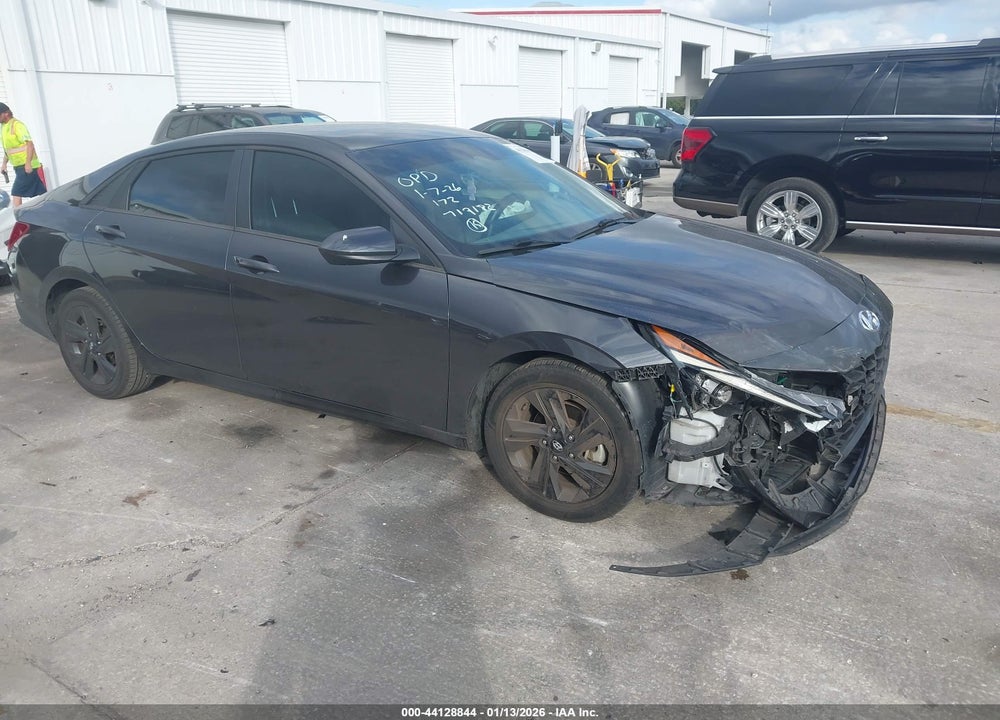2021 HYUNDAI ELANTRA SEL VIN: 5NPLM4AG6MH022355