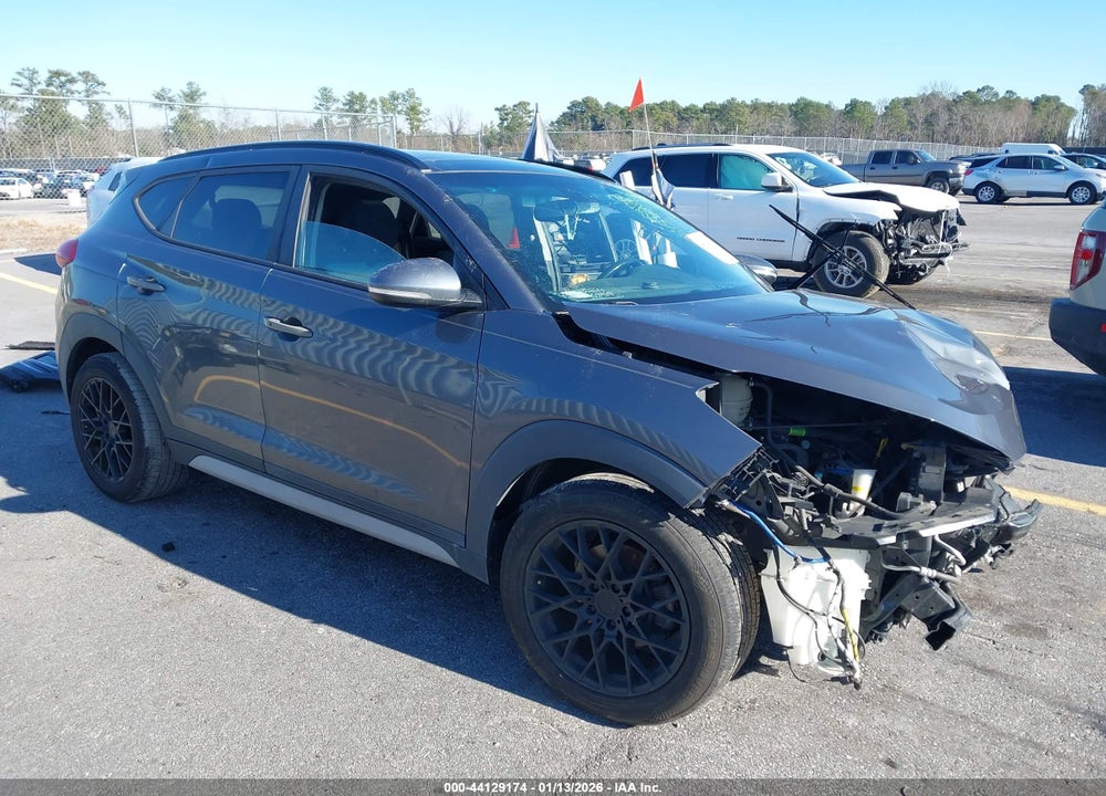 2018 HYUNDAI TUCSON VALUE VIN: KM8J33A24JU683646