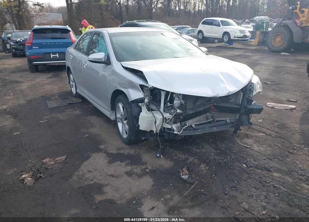 2013 TOYOTA CAMRY SE VIN: 4T1BF1FK2DU244765