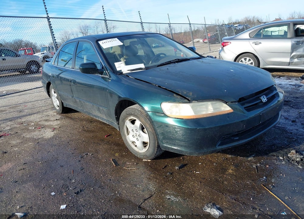 2000 HONDA ACCORD 3.0 EX VIN: 1HGCG1656YA055934