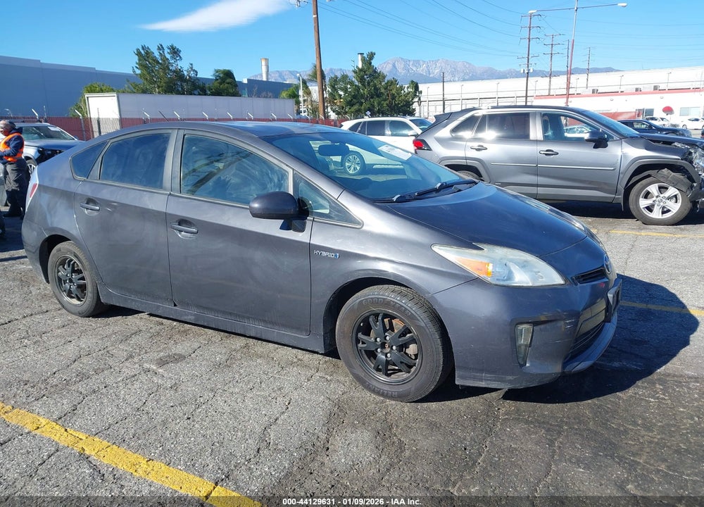 2013 TOYOTA PRIUS FOUR VIN: JTDKN3DU5D1688411
