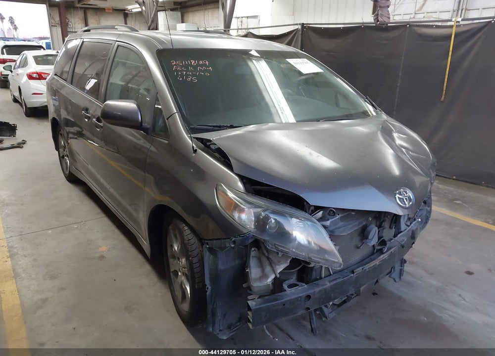 2012 TOYOTA SIENNA SE 8 PASSENGER VIN: 5TDXK3DCXCS236185