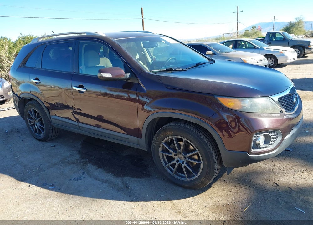 2011 KIA SORENTO LX V6 VIN: 5XYKT4A23BG084870