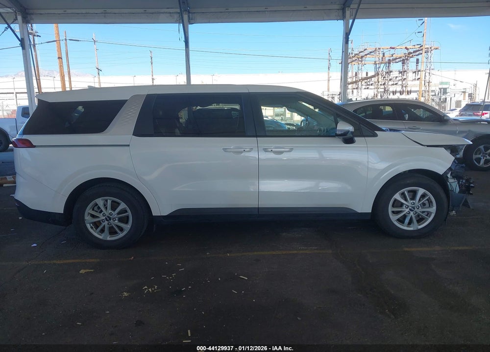 2024 KIA CARNIVAL MPV LX SEAT PACKAGE VIN: KNDNB4H37R6376985