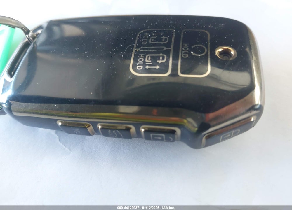 2024 KIA CARNIVAL MPV LX SEAT PACKAGE VIN: KNDNB4H37R6376985