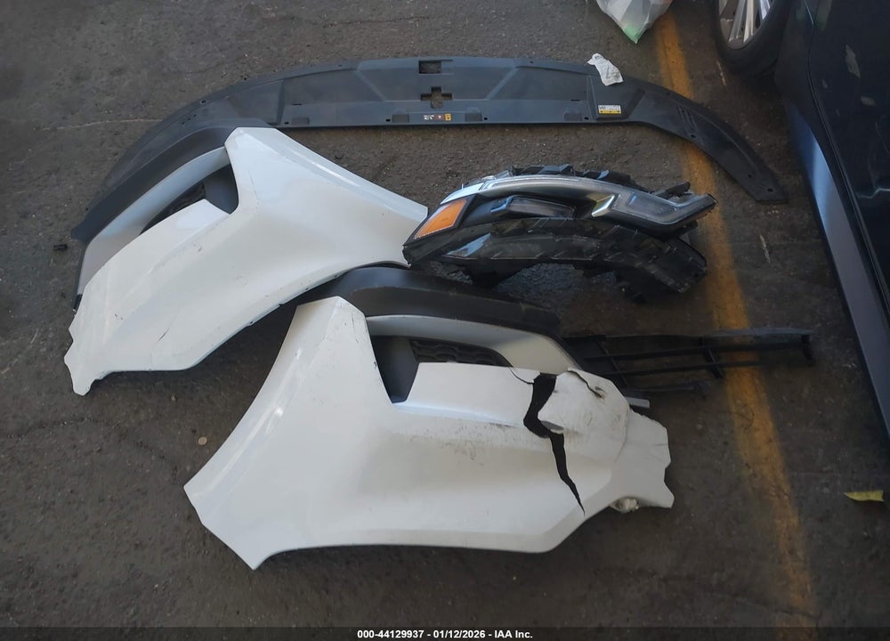 2024 KIA CARNIVAL MPV LX SEAT PACKAGE VIN: KNDNB4H37R6376985