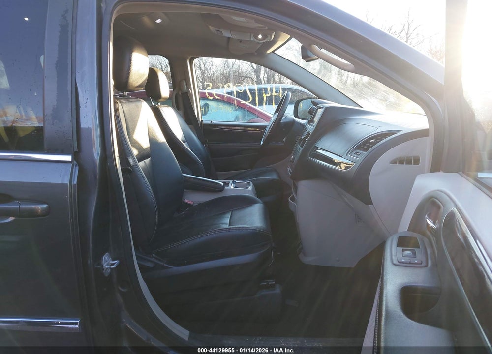 2016 CHRYSLER TOWN & COUNTRY TOURING VIN: 2C4RC1BG3GR268426