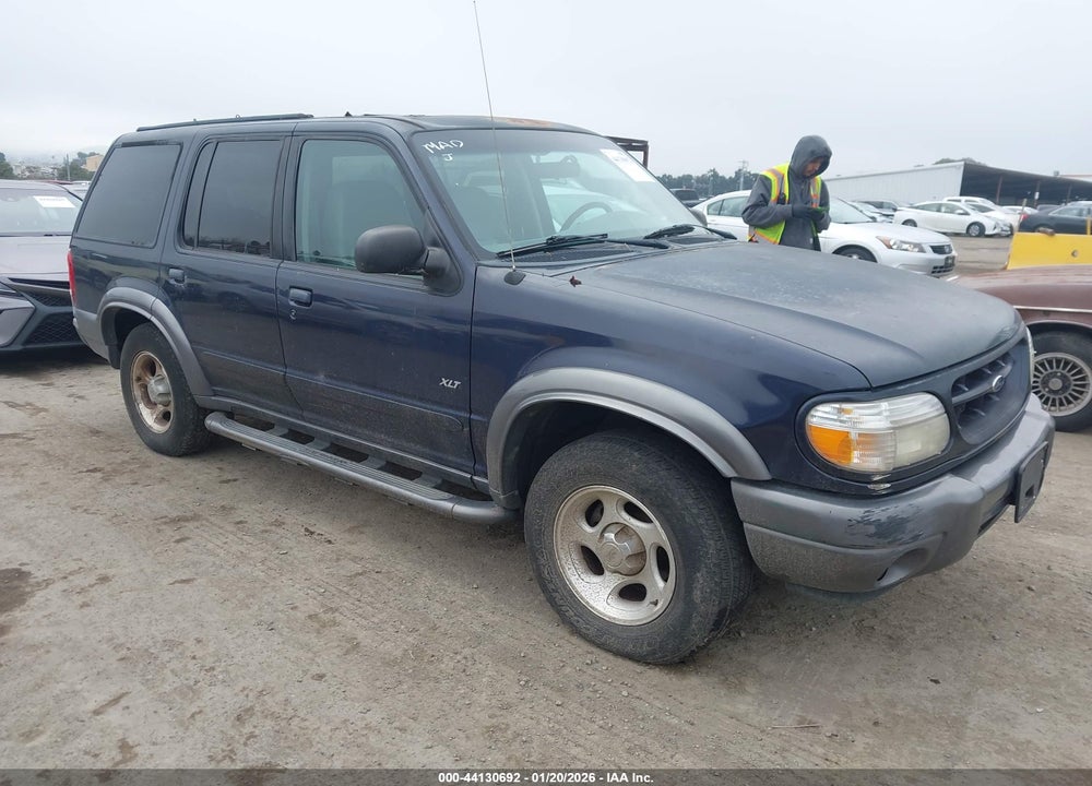 2000 FORD EXPLORER XLT VIN: 1FMZU73E8YZB69990