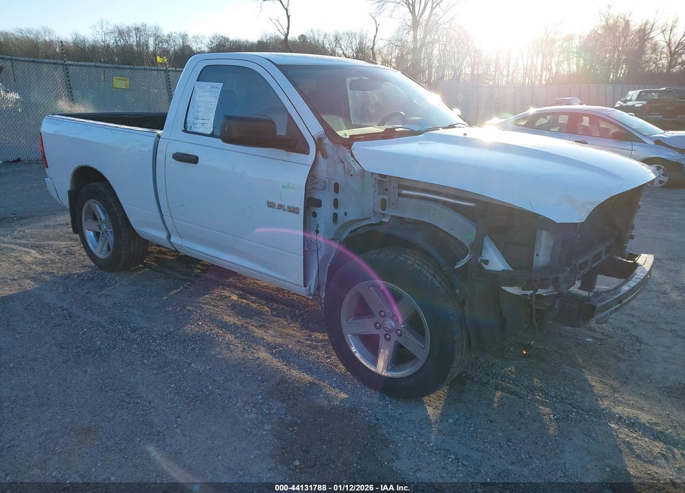 2015 RAM 1500 EXPRESS VIN: 3C6JR6AT1FG531807